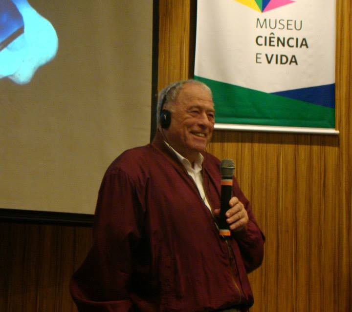 Nobel de química conversa com estudantes no Museu Ciência e Vida