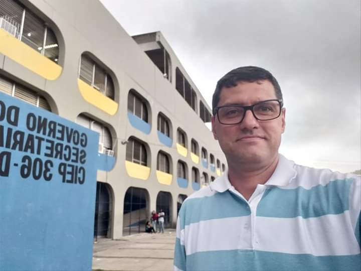 Diretor de escola diz que Cursos de Atualização o ajudaram como educador