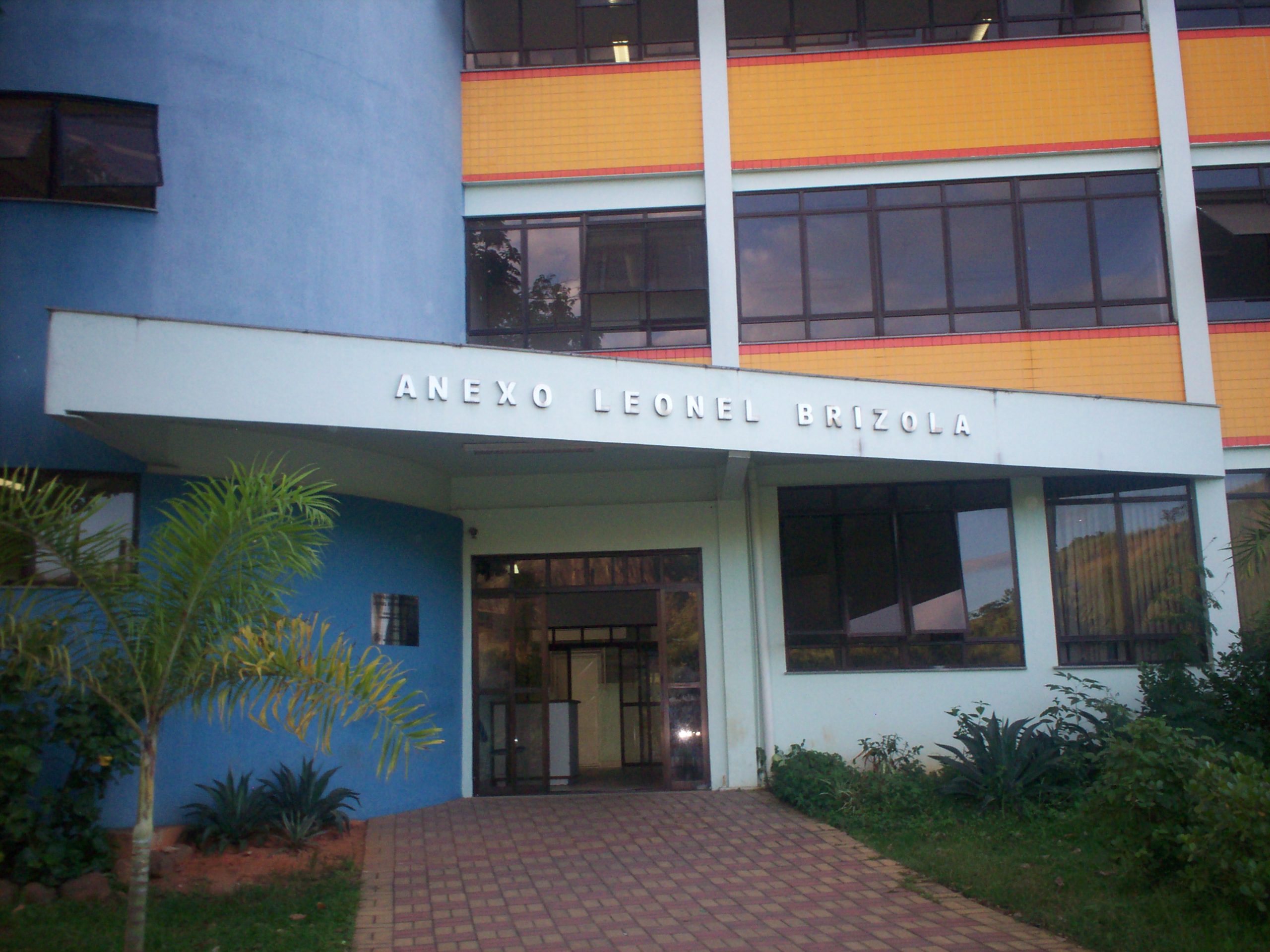 Antiga fabrica. Atual polo do IFRJ - Foto de Paracambi, Estado do