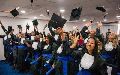 Mais de 30 alunos se formam nos ensinos fundamental e médio no CEJA Central do Brasil