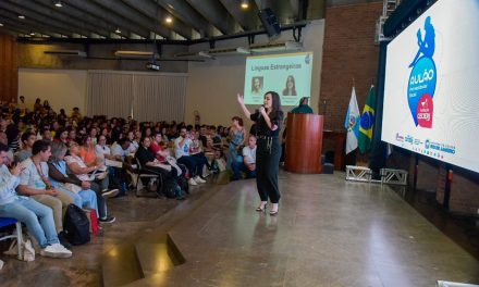 AULÃO DO PRÉ-VESTIBULAR CECIERJ MOBILIZA CENTENAS DE ESTUDANTES EM MARATONA DE REVISÃO PARA O ENEM