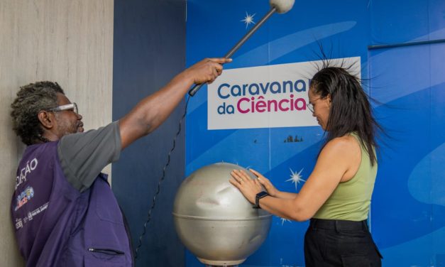 Caravana da Ciência faz a alegria das crianças em Paraíba do Sul