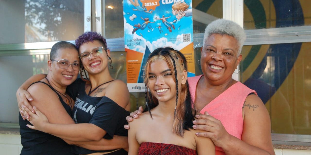 Dia das Mães: histórias de vínculos familiares nos Polos Cederj do estado do Rio de Janeiro