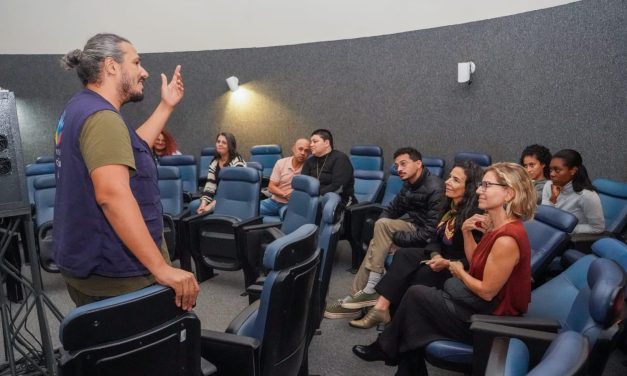 O céu e a astronomia em Libras: o novo marco de inclusão no Museu Ciência e Vida