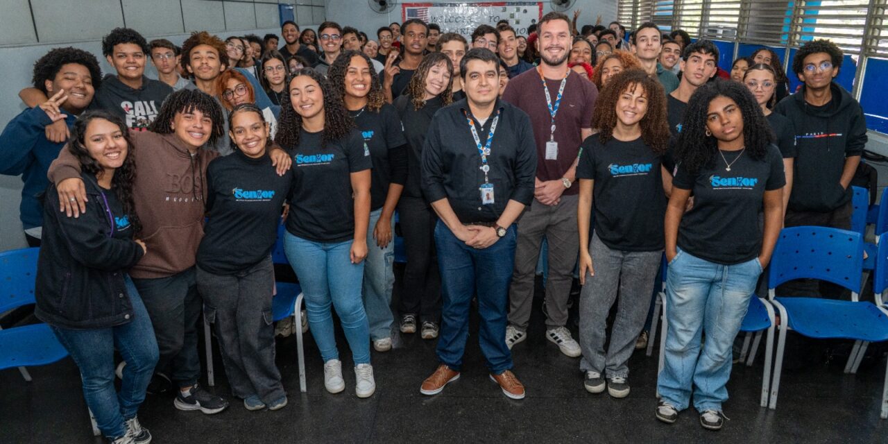 Fundação Cecierj leva informações do Pré-Vestibular Social a alunos de escola pública em Nova Iguaçu