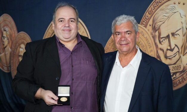 Polo Regional UAB/Cederj Rio Bonito, da Fundação Cecierj, foi homenageado com a Medalha Milton Santos pela SBPC Jovem
